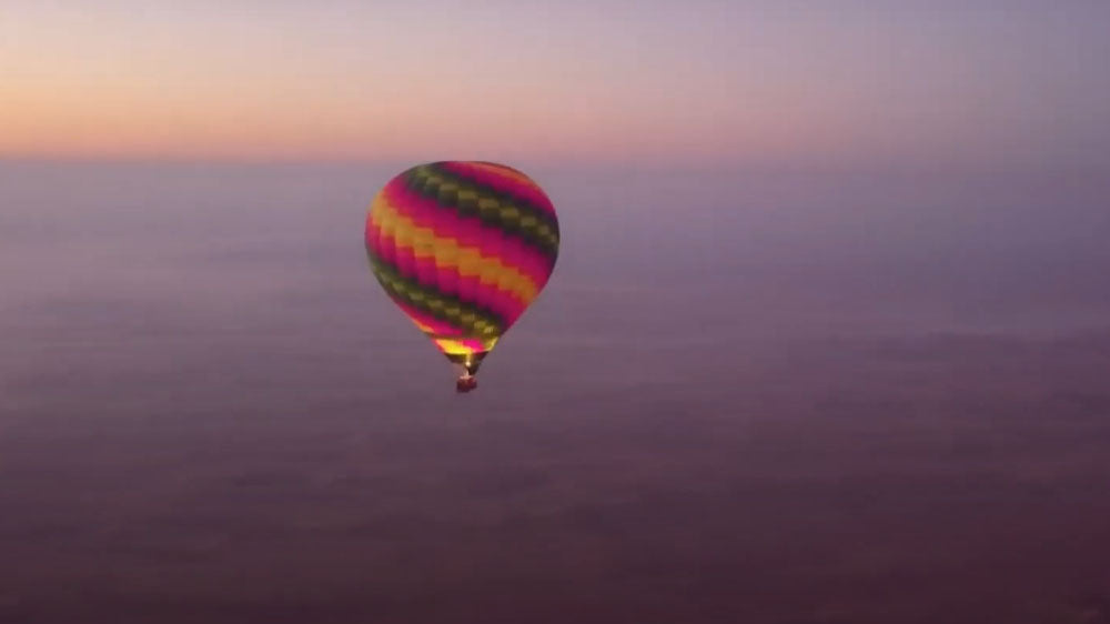 Exotic Dubai Sunrise: Unforgettable Hot Air Balloon Rides Above the Desert